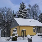 Lucke Apartment *